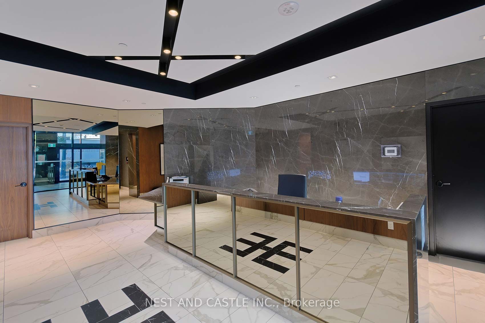 327 King Street W 4104
