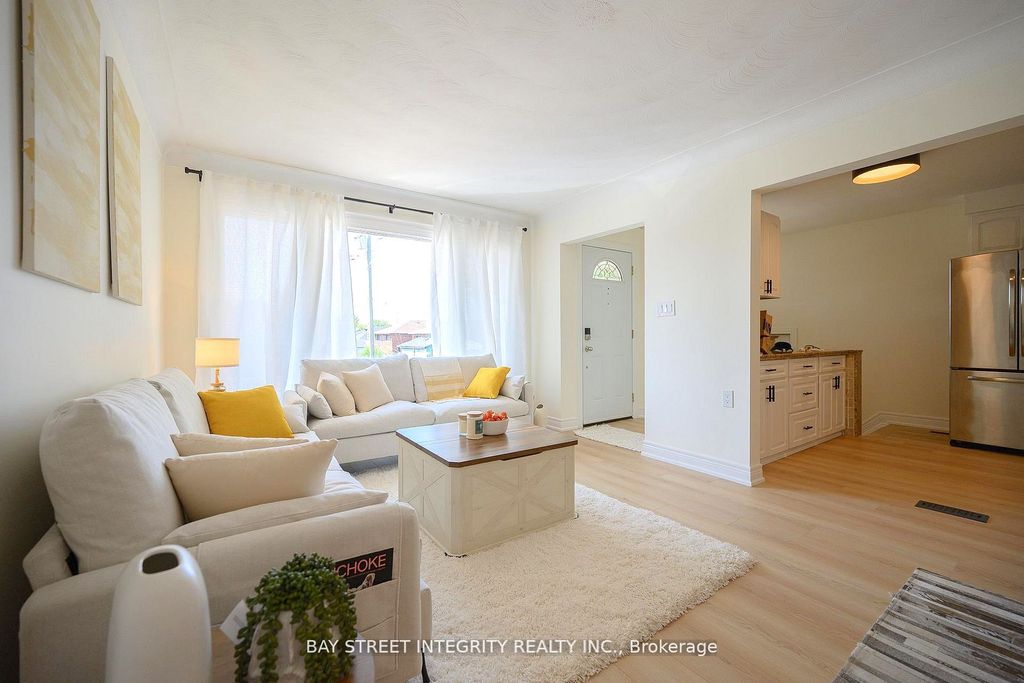 Photo of 106 Beland Avenue N, Hamilton, ON L8H 6C1 (MLS # X12723188)