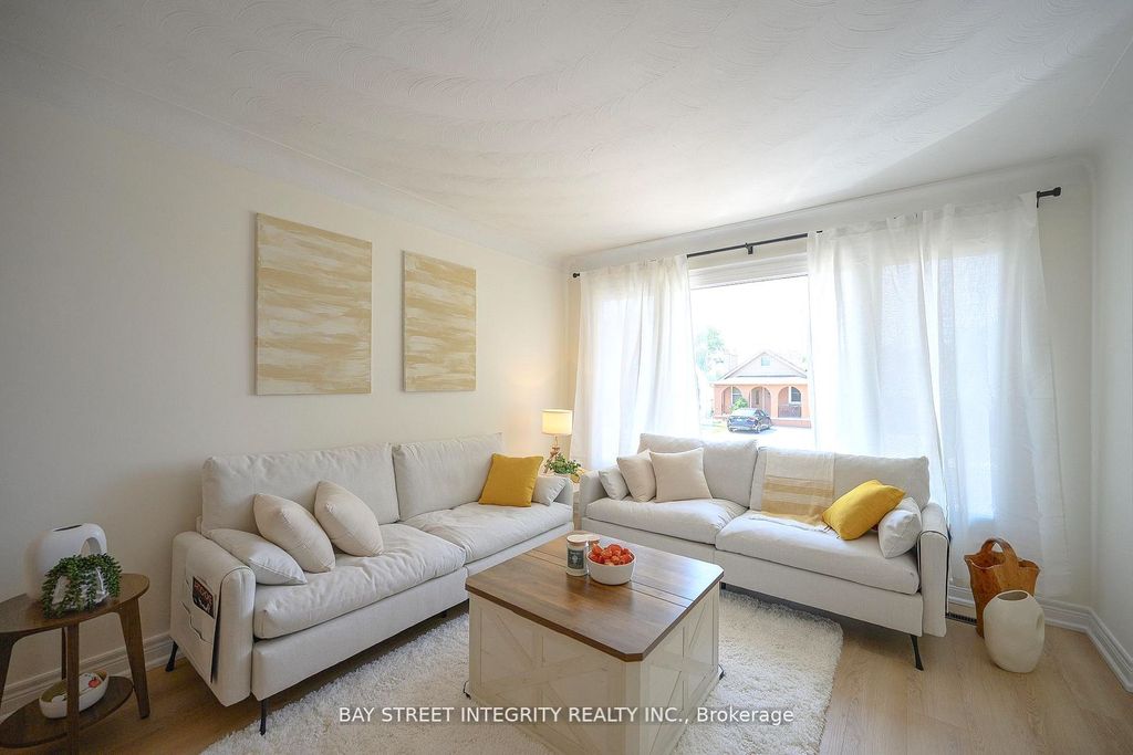 Photo of 106 Beland Avenue N, Hamilton, ON L8H 6C1 (MLS # X12723188)