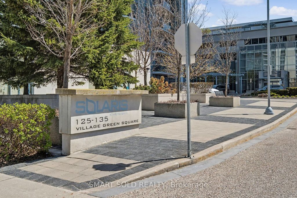 Photo of 135 Village Green Square #822, Toronto, ON M1S 0G4 (MLS # E13055918)