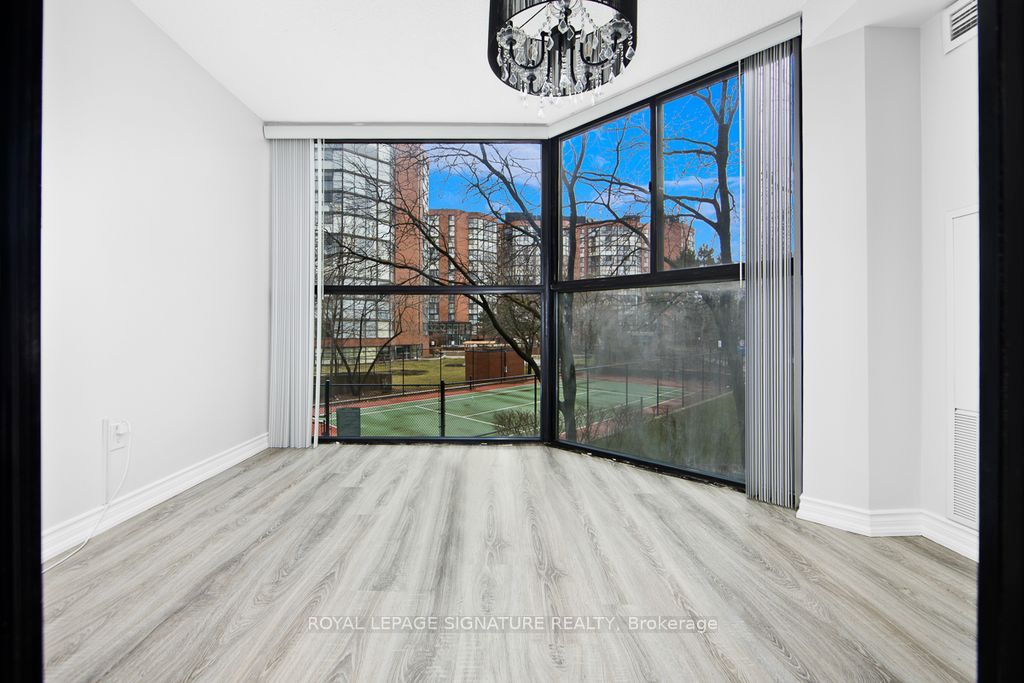 2091 Hurontario Street 211