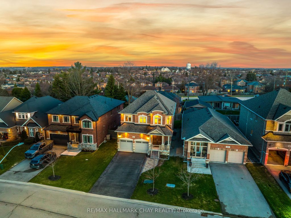 Photo of 101 Gardiner Drive, Bradford West Gwillimbury, ON L3Z 3G2 (MLS # N13042418)