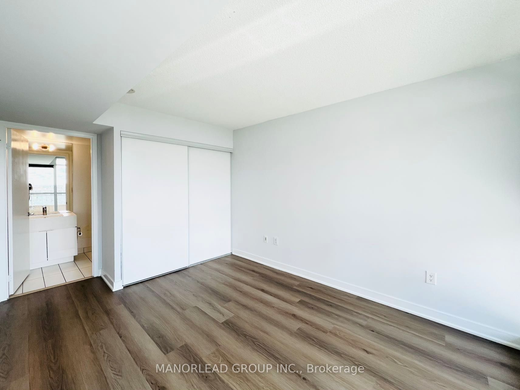 151 Dan Leckie Way 958