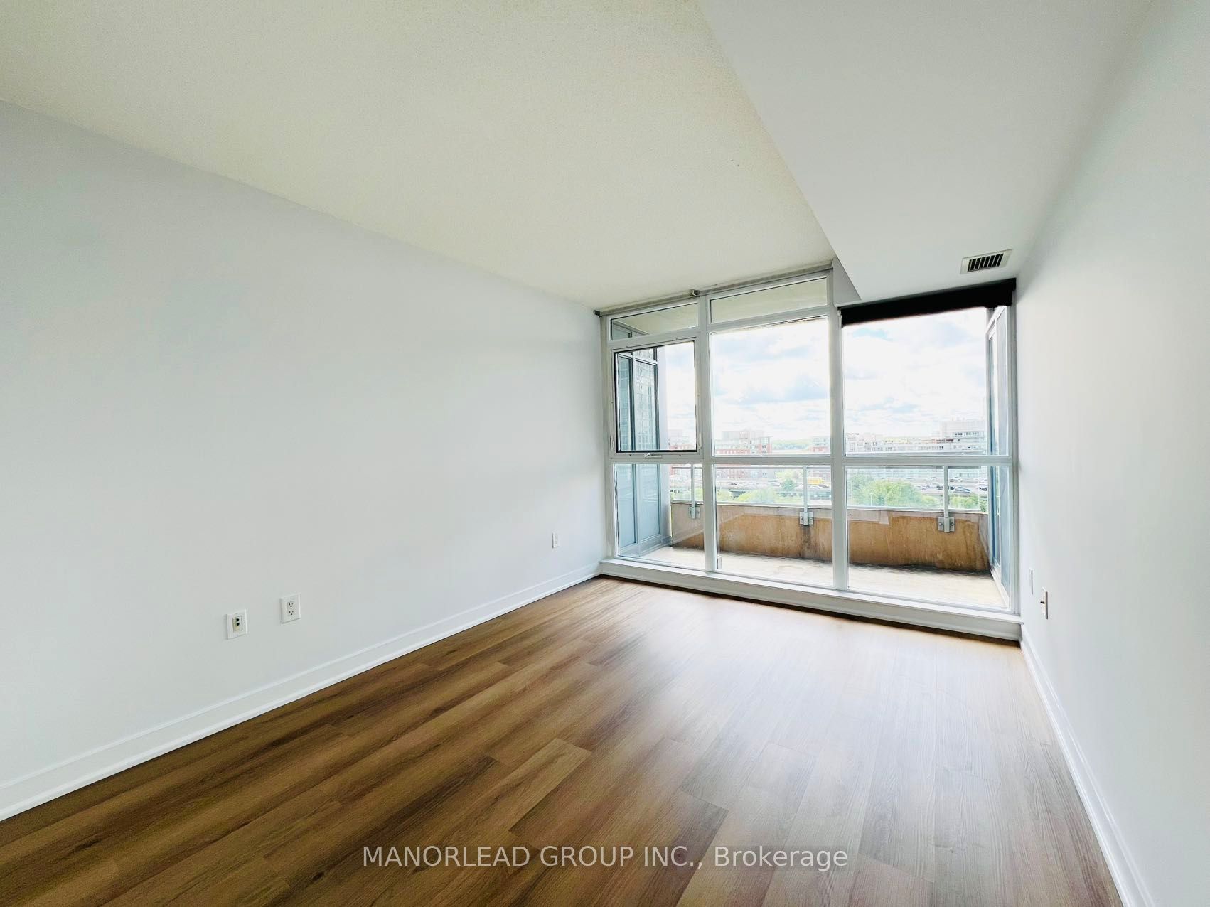 151 Dan Leckie Way 958