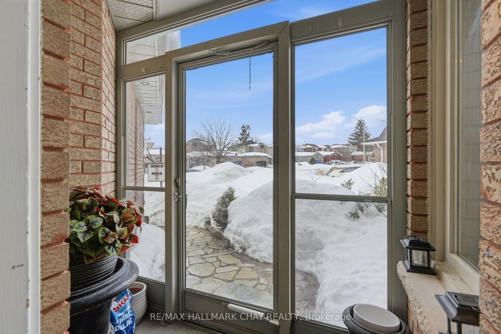 Photo of 9 Grasett Crescent, Barrie, ON L4N 6Z8 (MLS # S12837102)