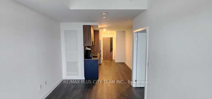 1037 The Queensway N/A 603