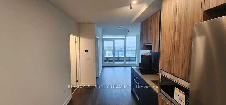 1037 The Queensway N/A 603