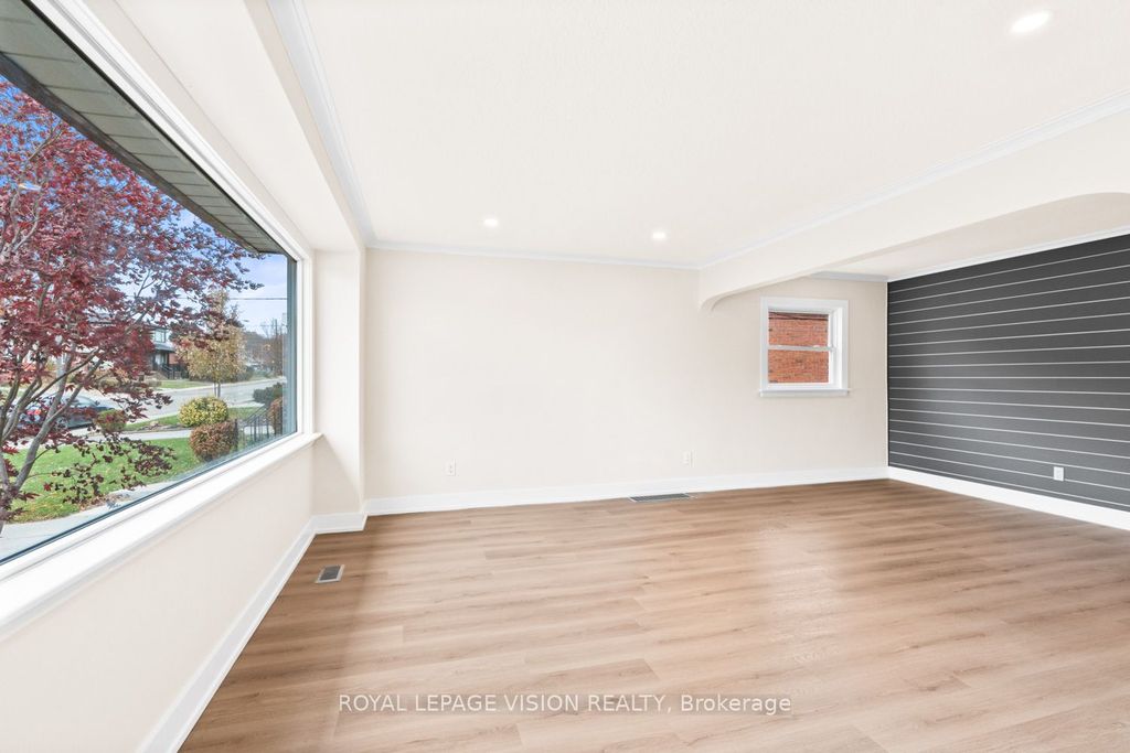 Photo of 29 Donora Drive, Toronto, ON M4B 1B6 (MLS # E12548370)