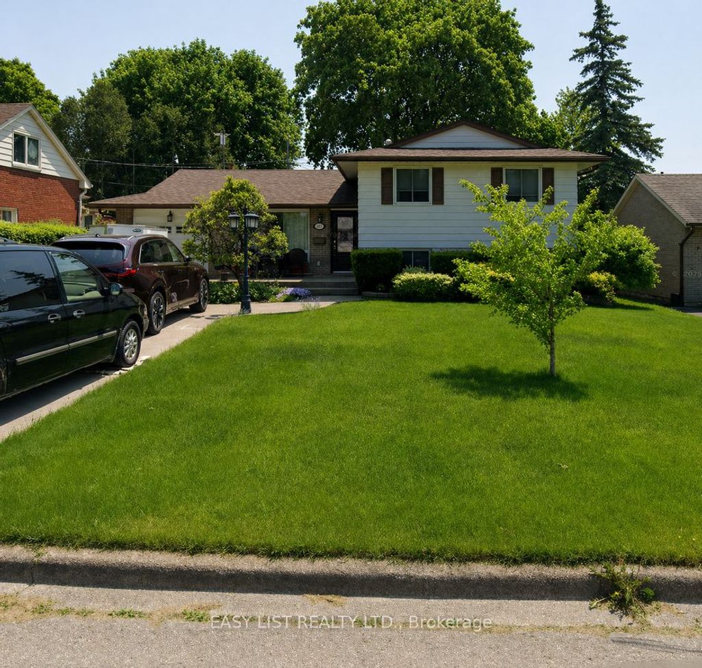 Photo of 233 Elmore Drive, Halton Hills, ON L7J 1T8 (MLS # W13046152)