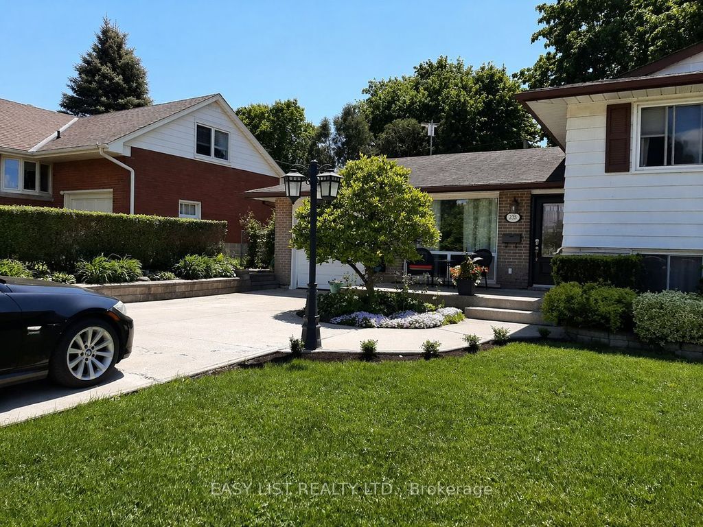Photo of 233 Elmore Drive, Halton Hills, ON L7J 1T8 (MLS # W13046152)