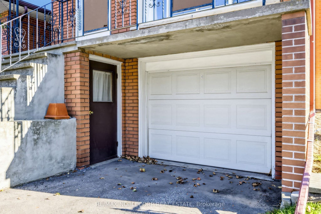 Photo of 157 Hallmark Avenue, Toronto, ON M8W 4K9 (MLS # W14111710)