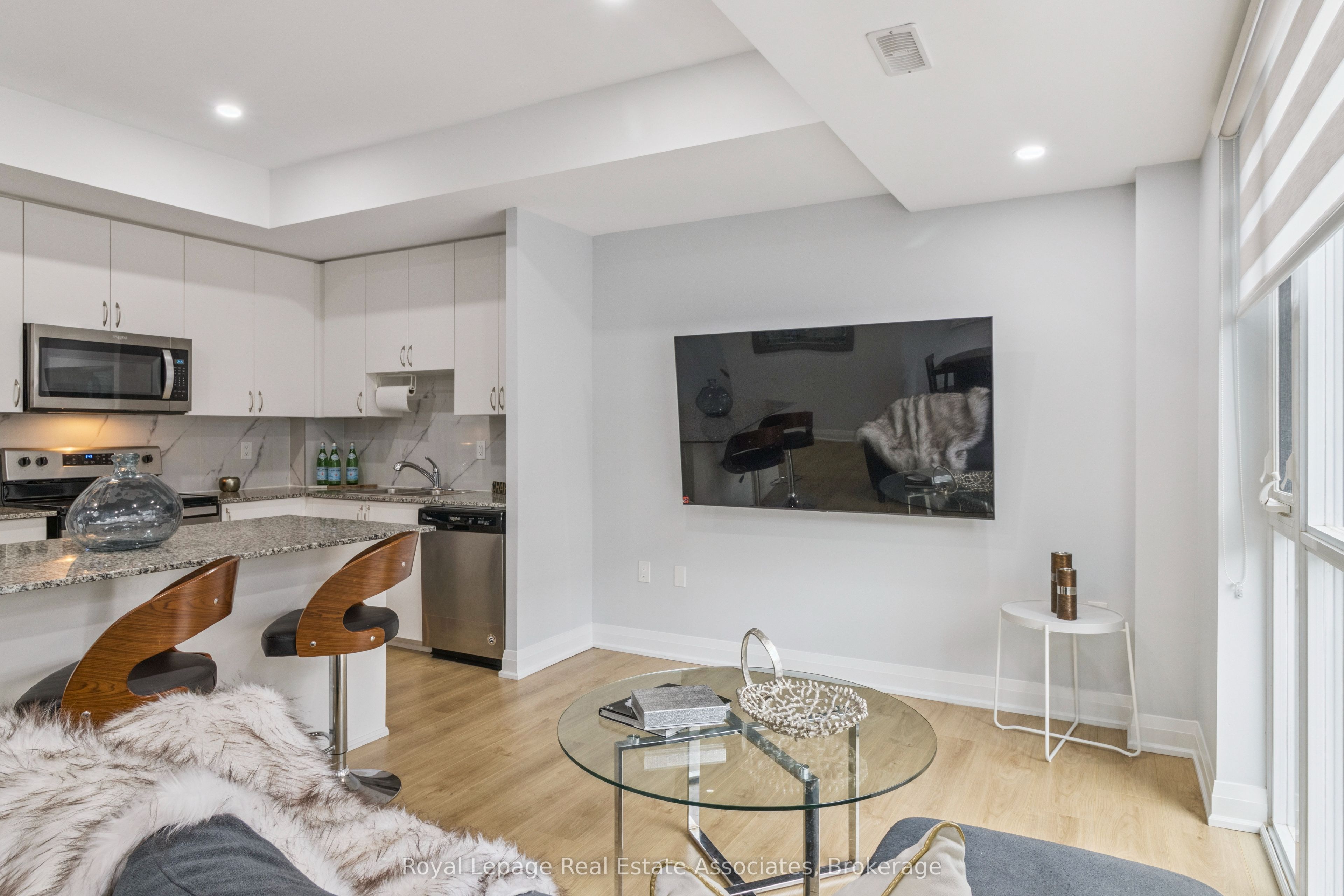 5289 Highway 7 N/A D203