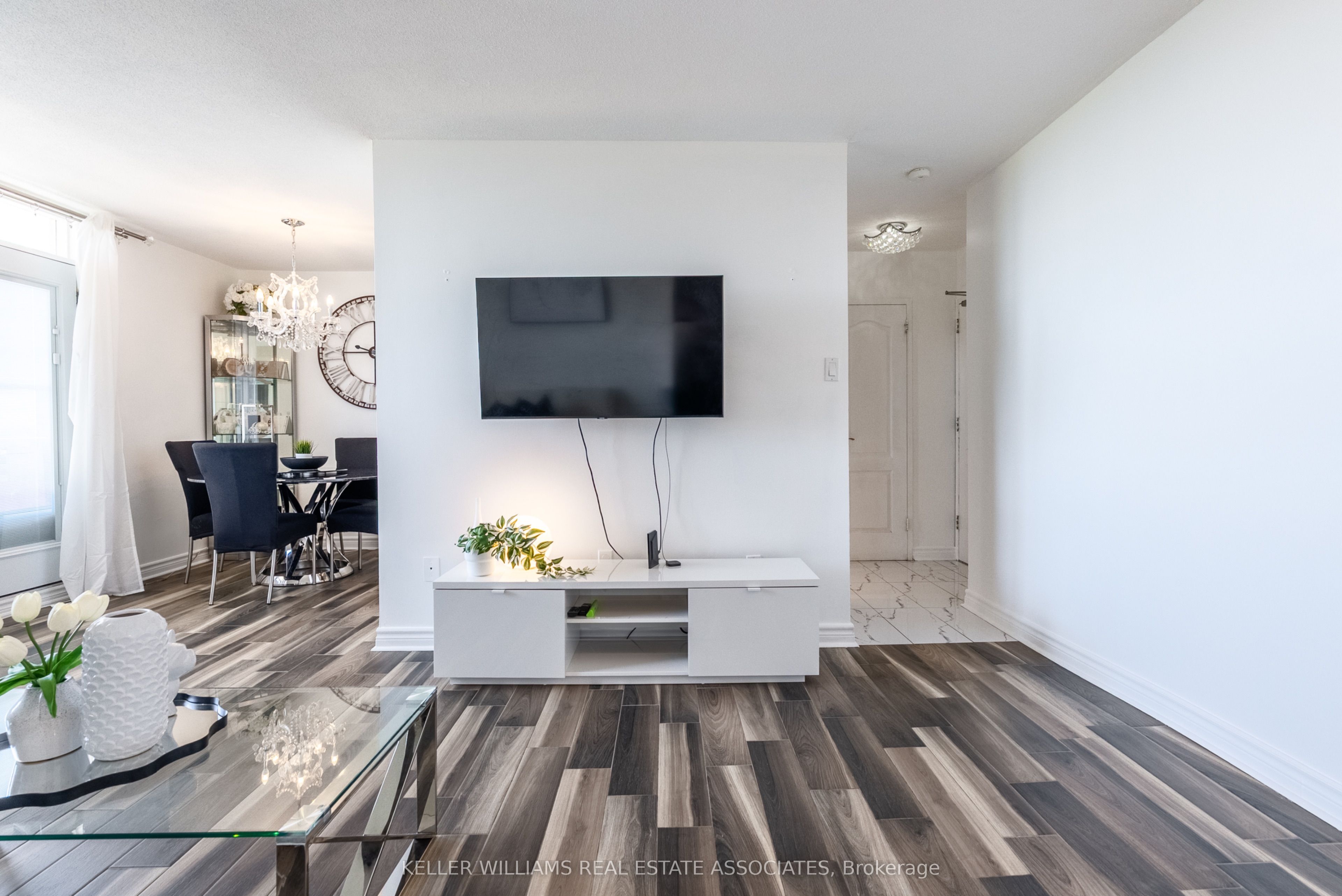 3145 Queen Frederica Drive 802