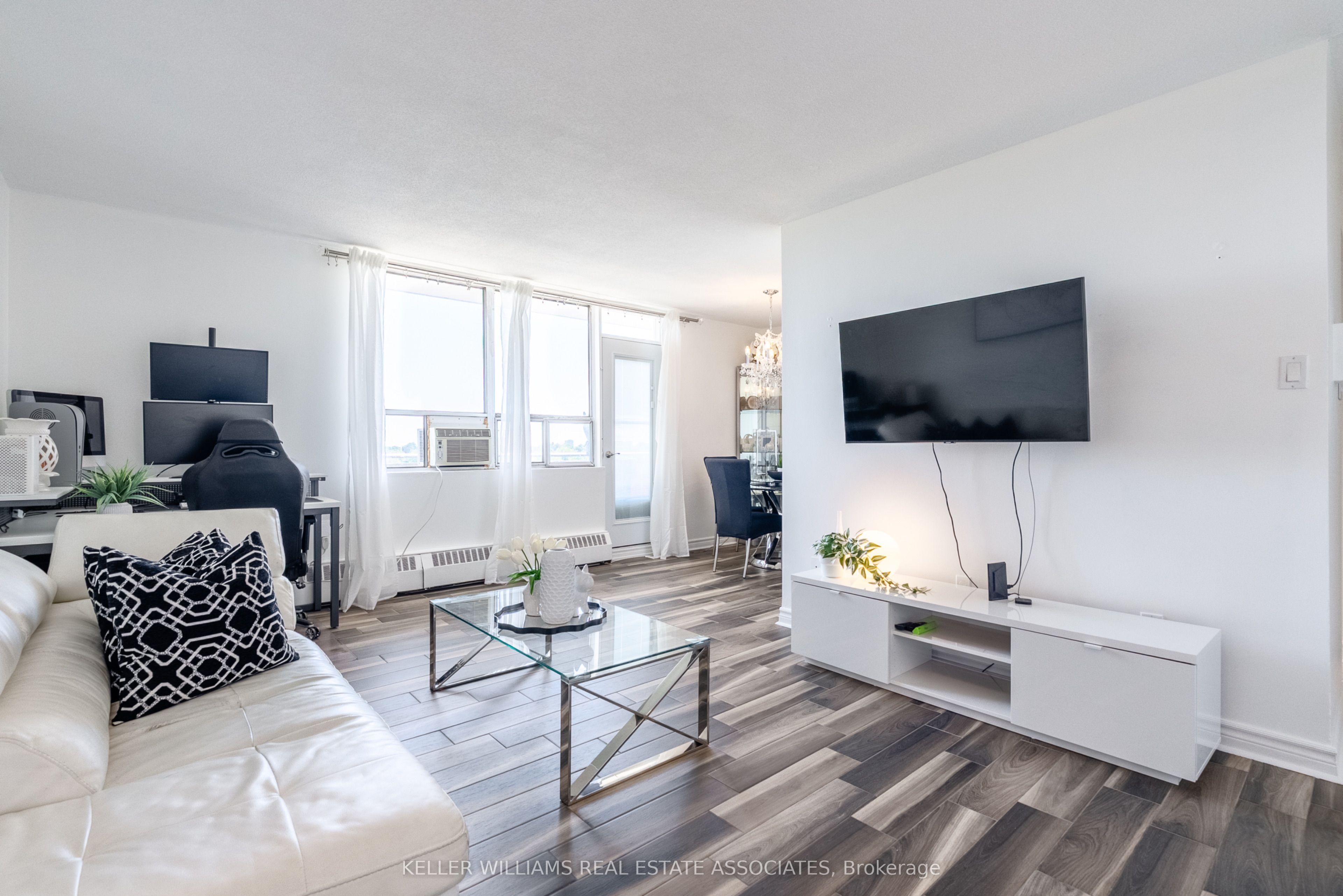 3145 Queen Frederica Drive 802