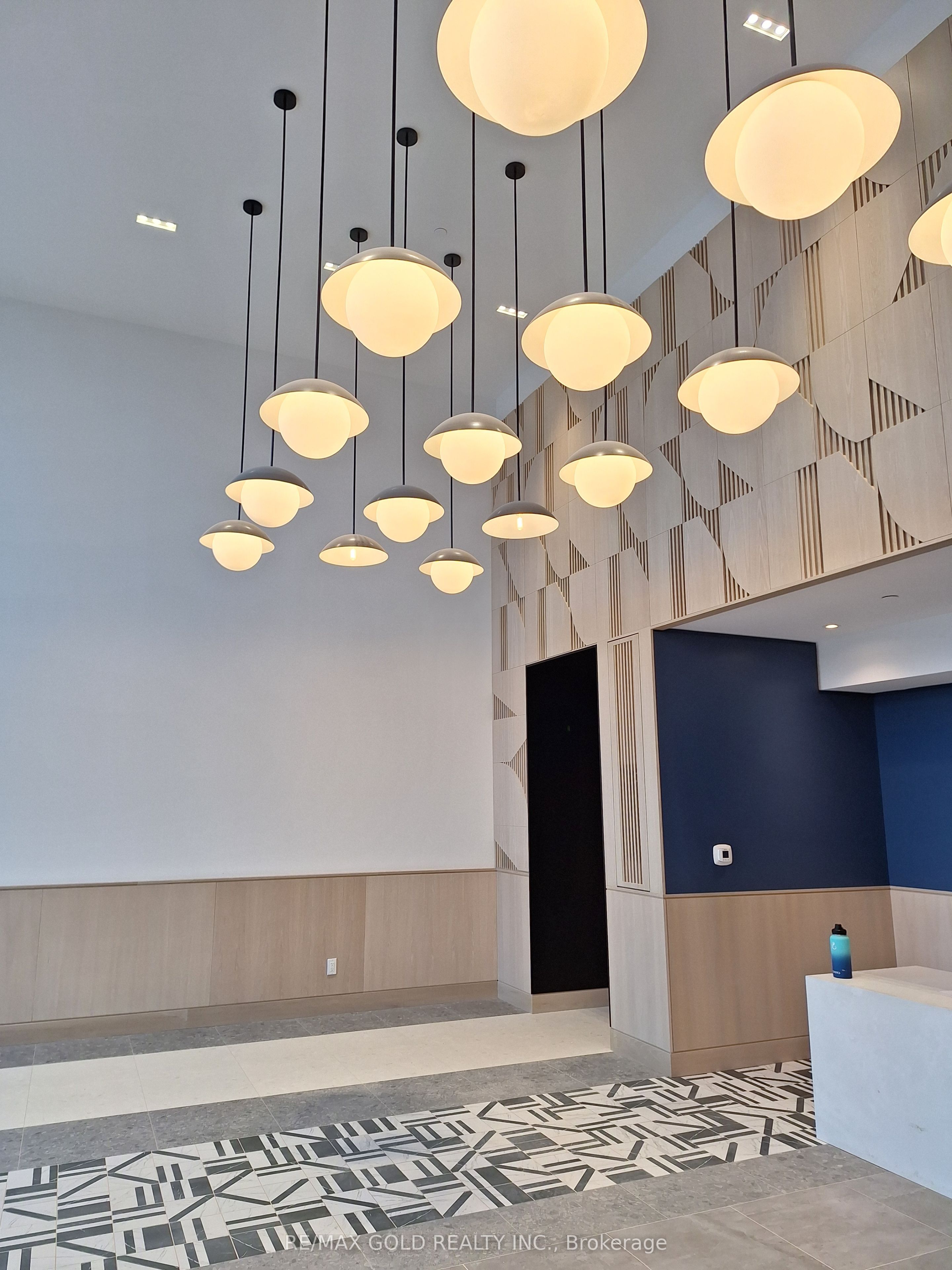 4878 Powers Common W 302