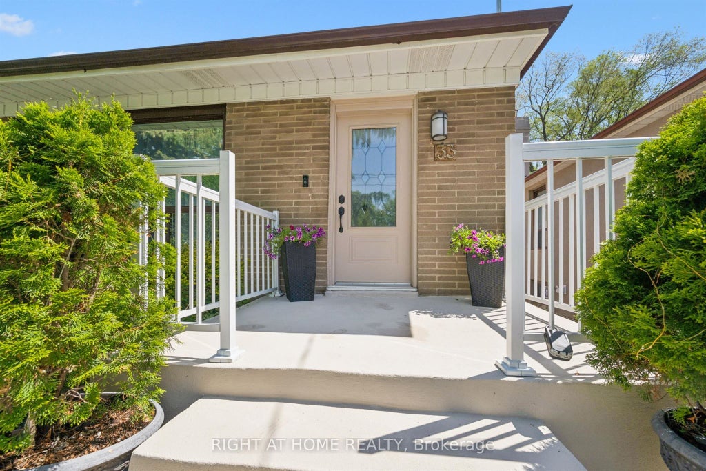 Photo of 33 South Kingsway N/A, Toronto, ON M6S 3T2 (MLS # W13418602)