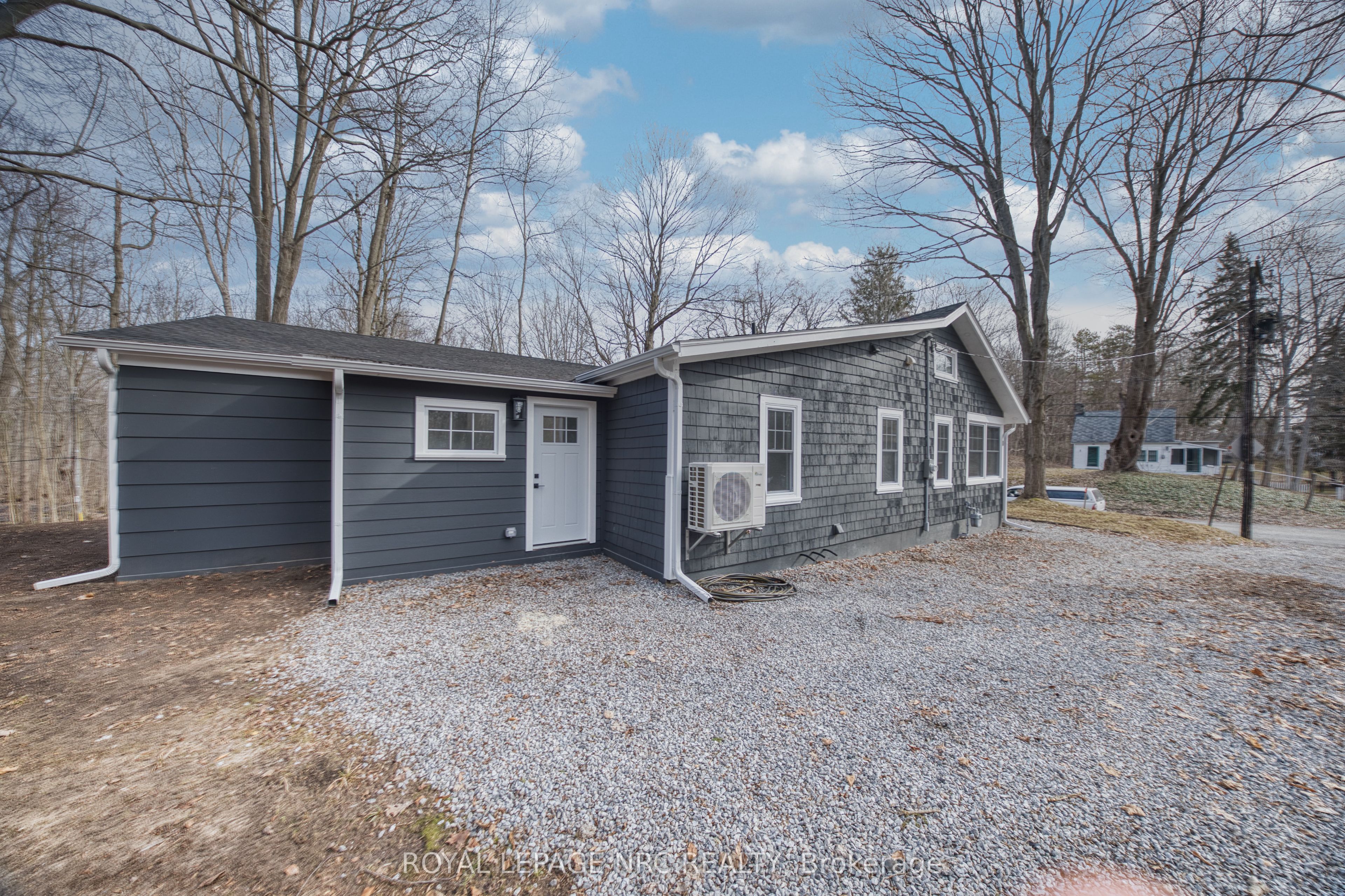 212 Holloway Bay Road S