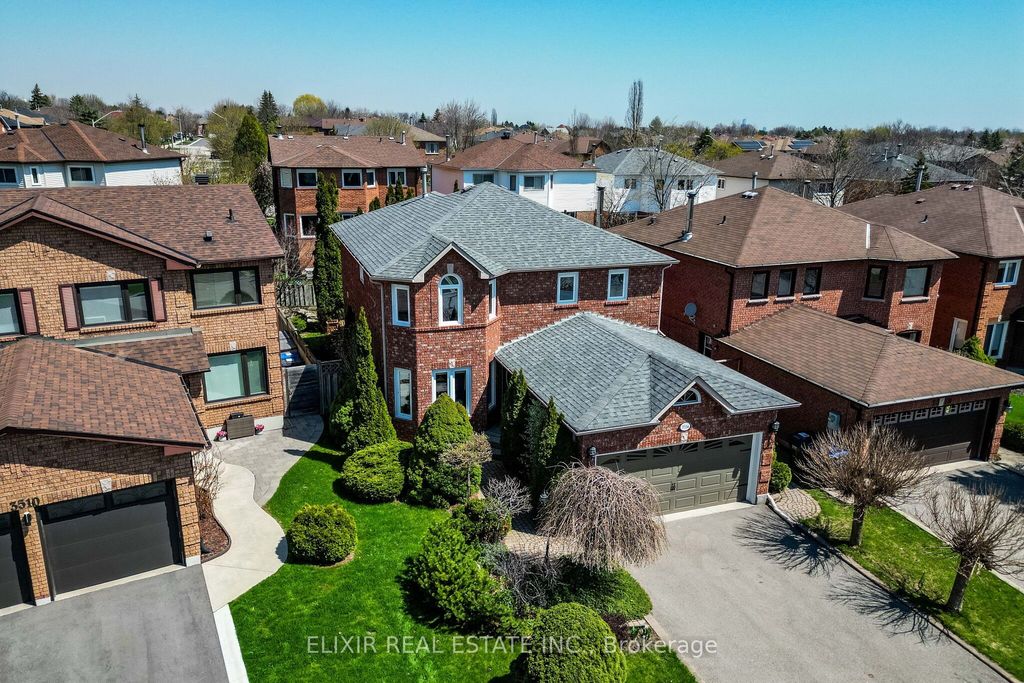 Photo of 3514 Pintail Circle, Mississauga, ON L5N 6C7 (MLS # W13043998)