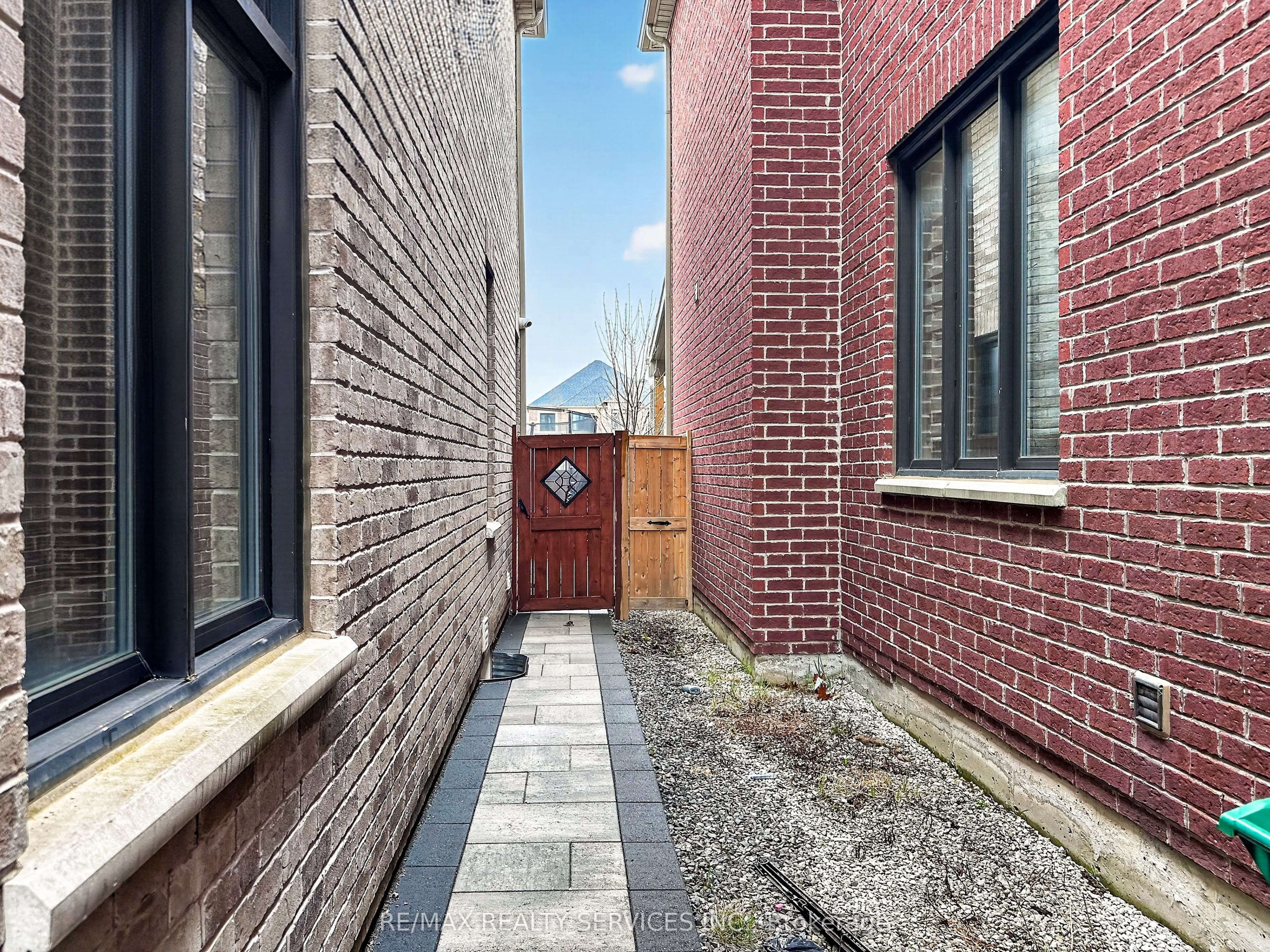 36 Lionhead Golf Club Road Bsmt