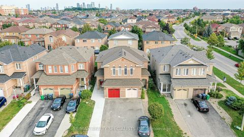 943 Khan Crescent Mississauga ON L5V 2P7