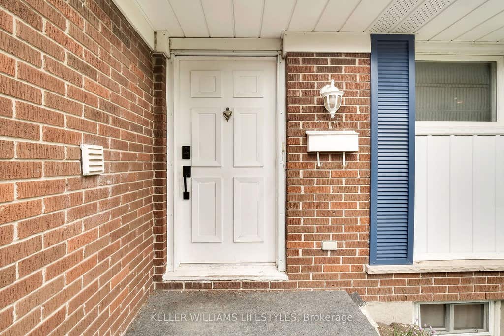 Photo of 43 FINSBURY Crescent, London North, ON N6G 2B3 (MLS # X13708878)