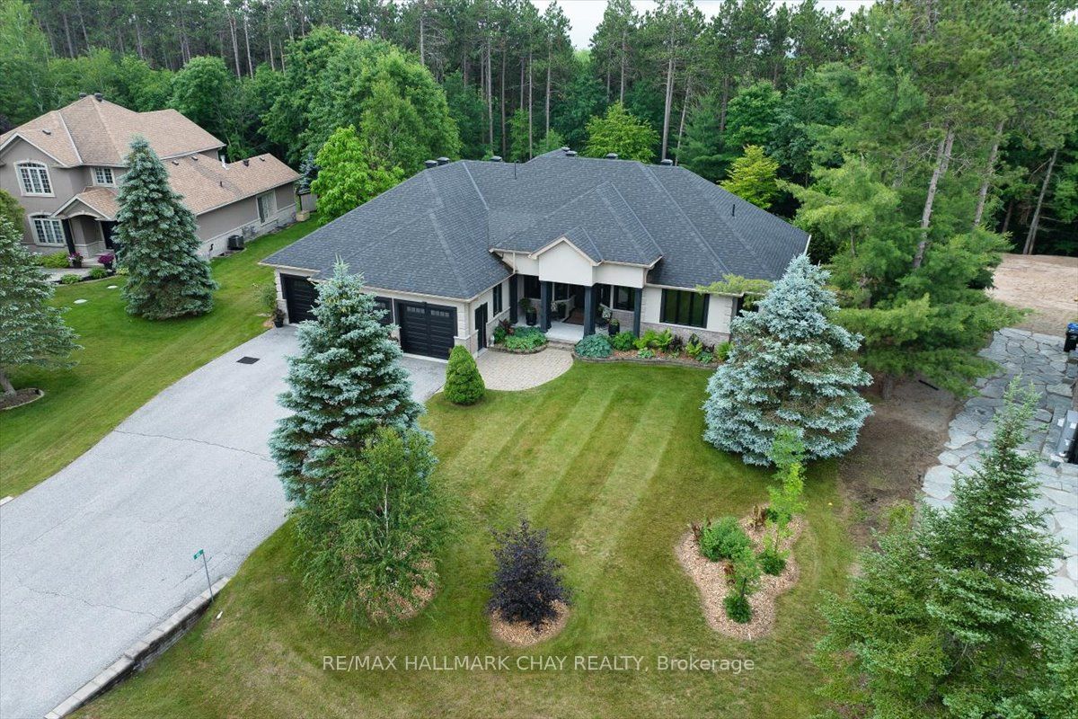 Photo 1 of 40 — 66 LUELLA Boulevard, Springwater, ON L9X 0C3