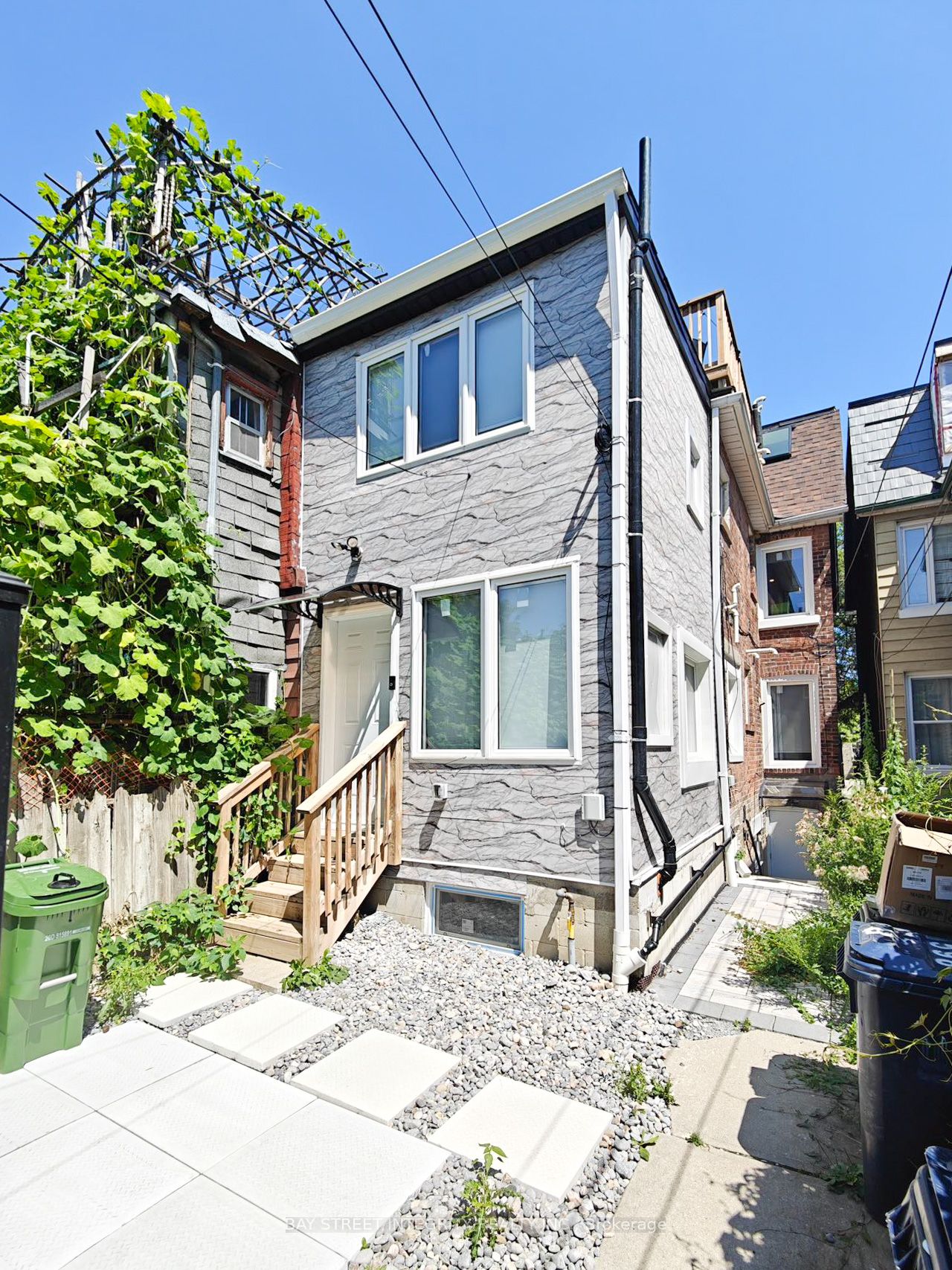 598 Crawford Street Lower