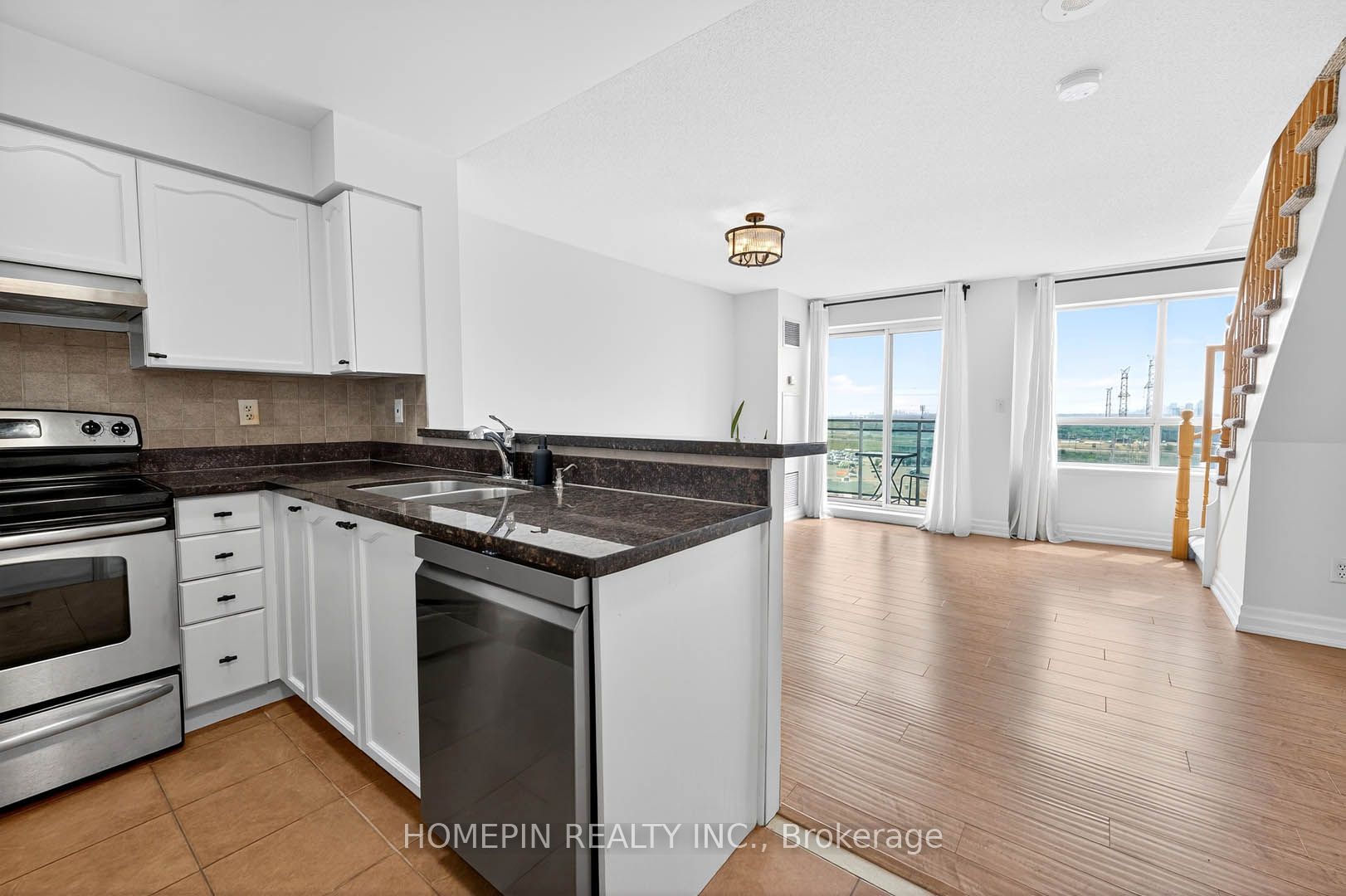 39 Oneida Crescent 1103