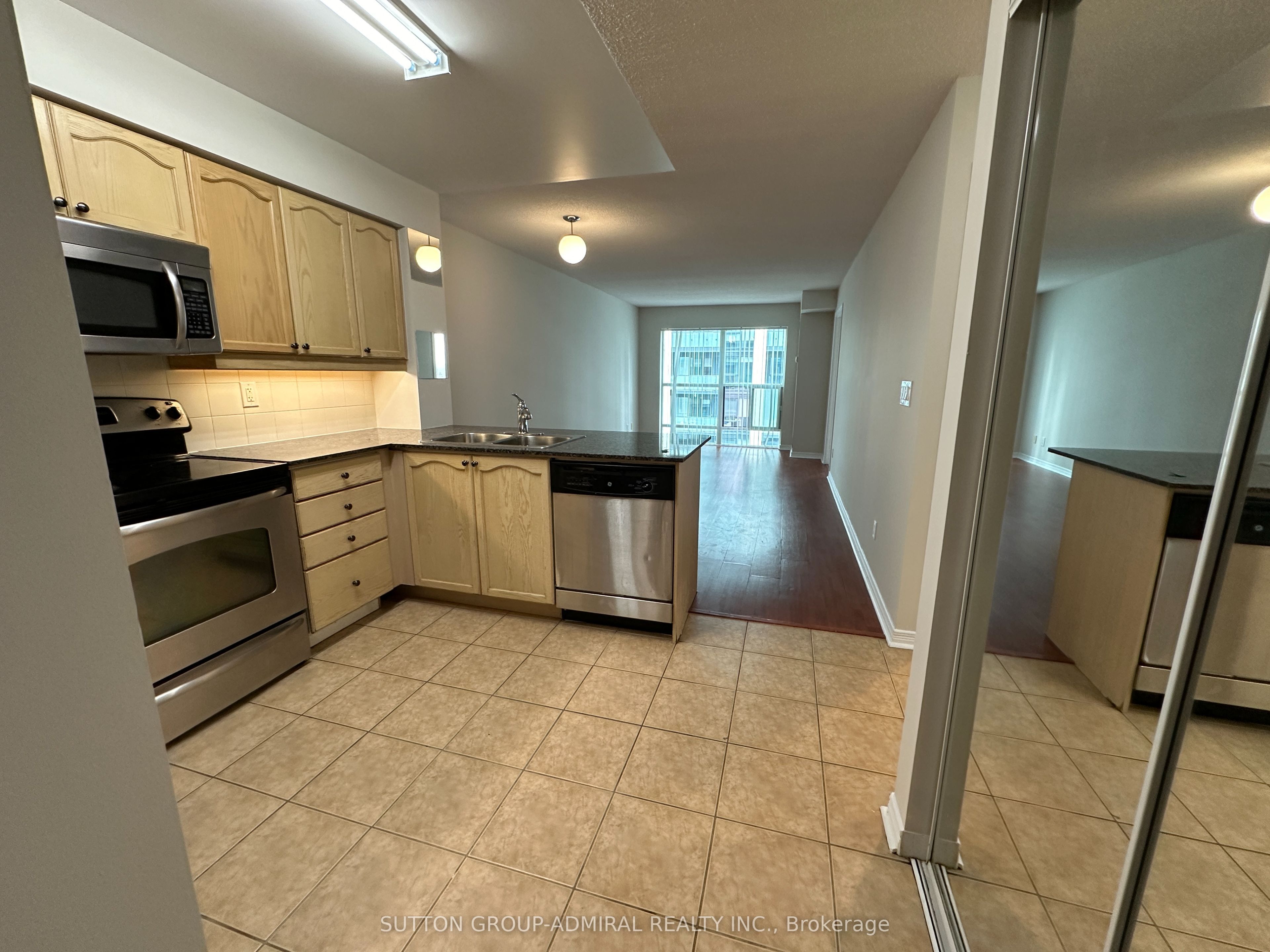 185 Oneida Crescent 911