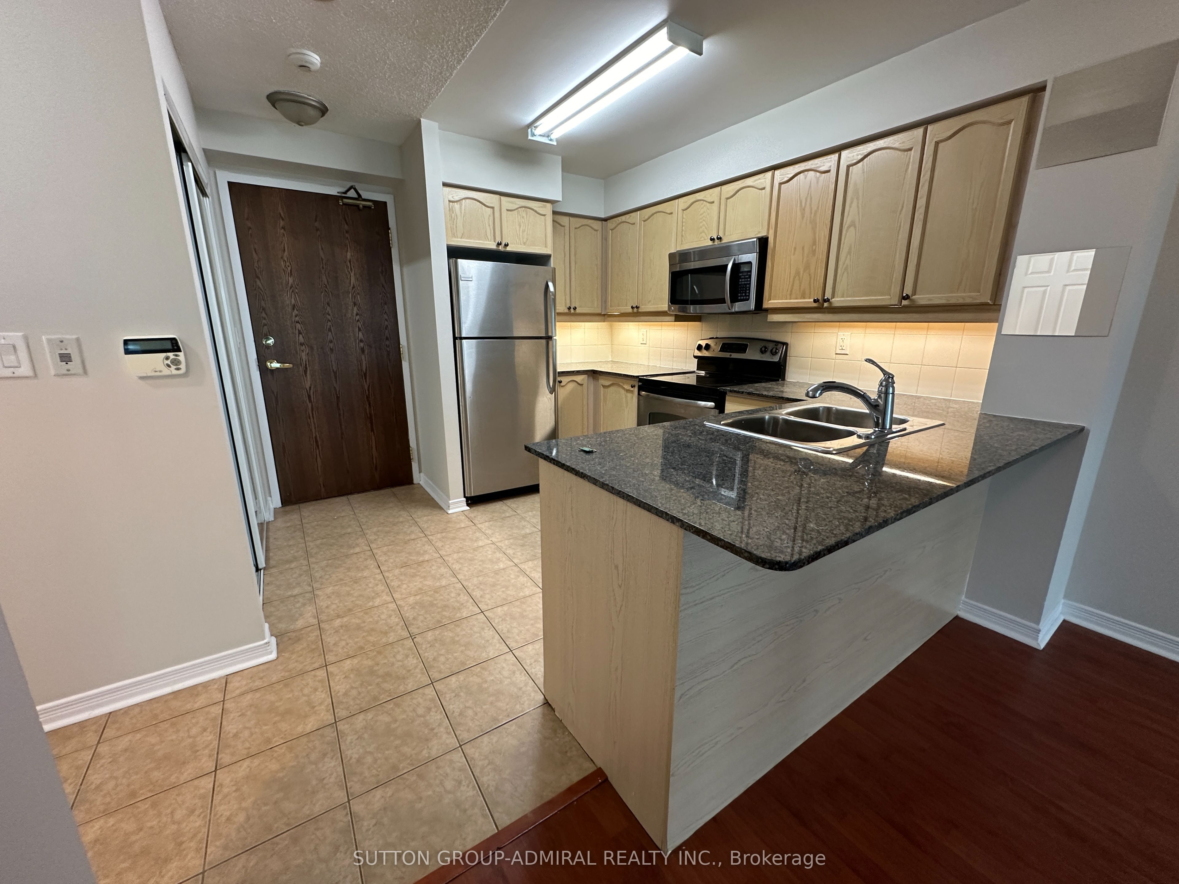 185 Oneida Crescent 911
