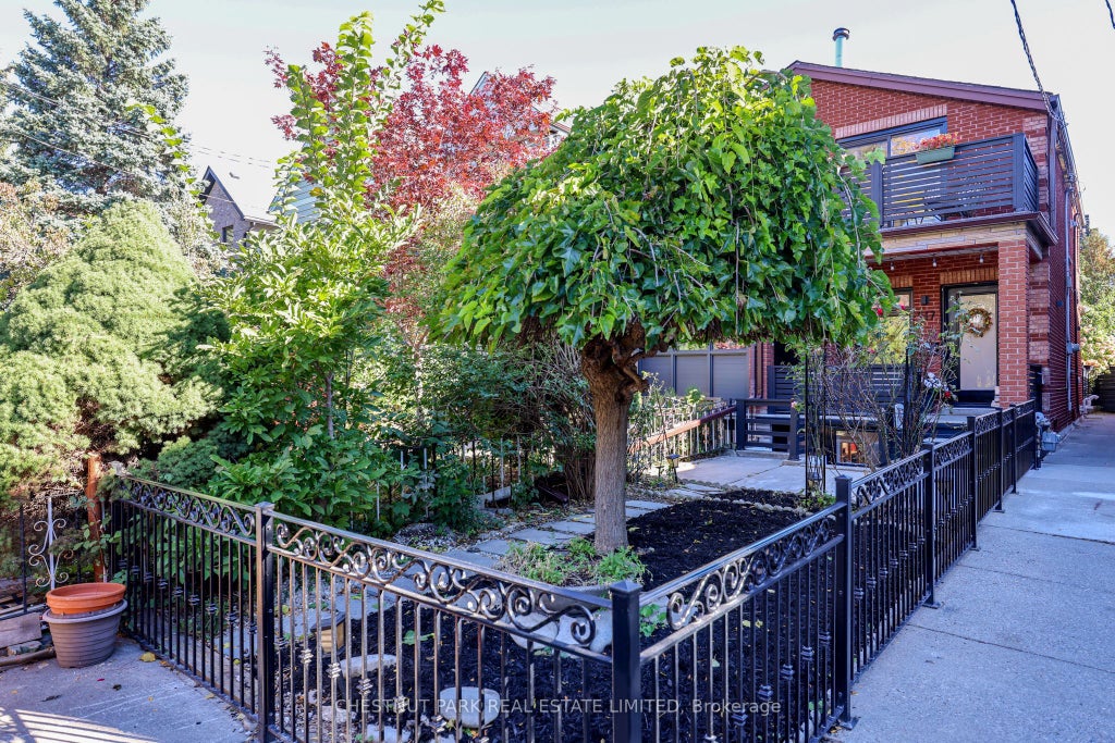 Photo of 517 Crawford Street, Toronto, ON M6G 3J9 (MLS # C14027512)