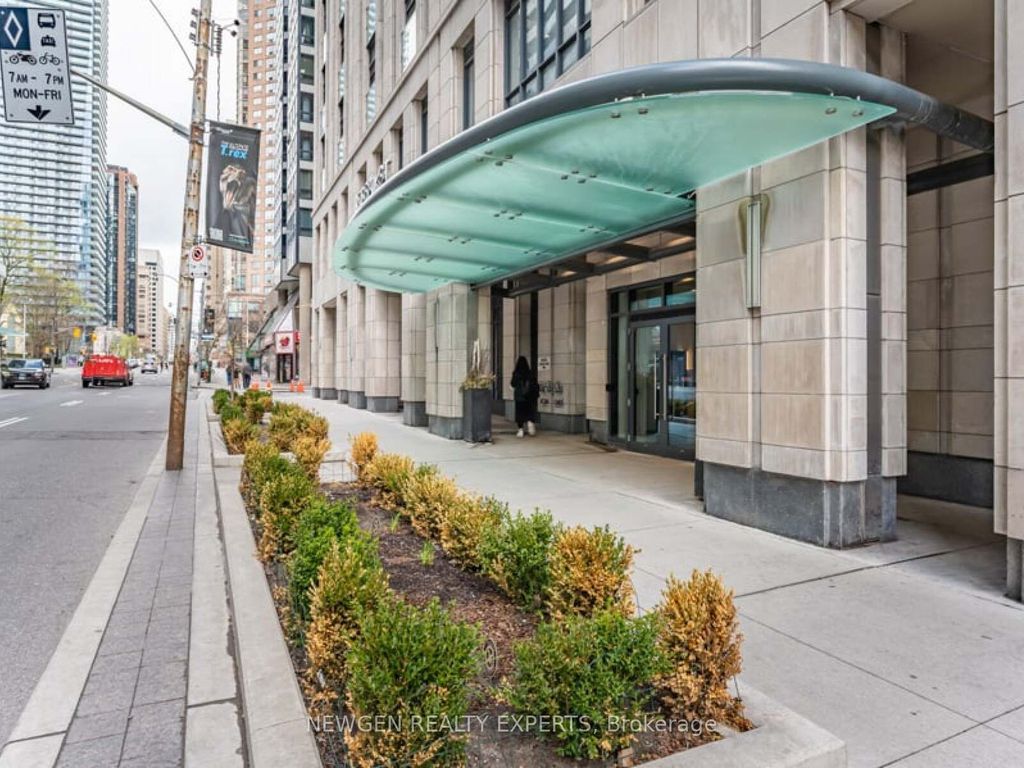 Photo of 955 Bay Street #208, Toronto, ON M5S 2A2 (MLS # C12773054)