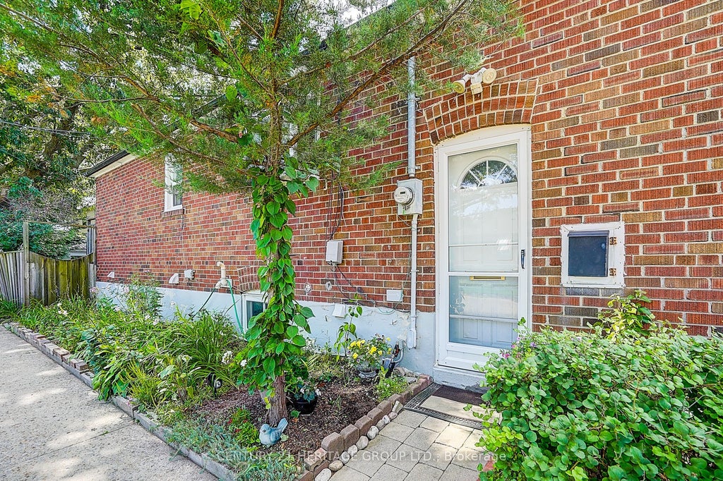 Photo of 441 Rimilton Avenue, Toronto, ON M8W 2G7 (MLS # W13845510)