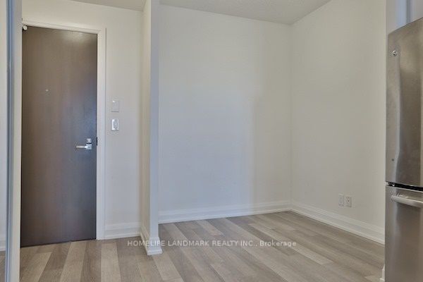 7161 Yonge Street 1727