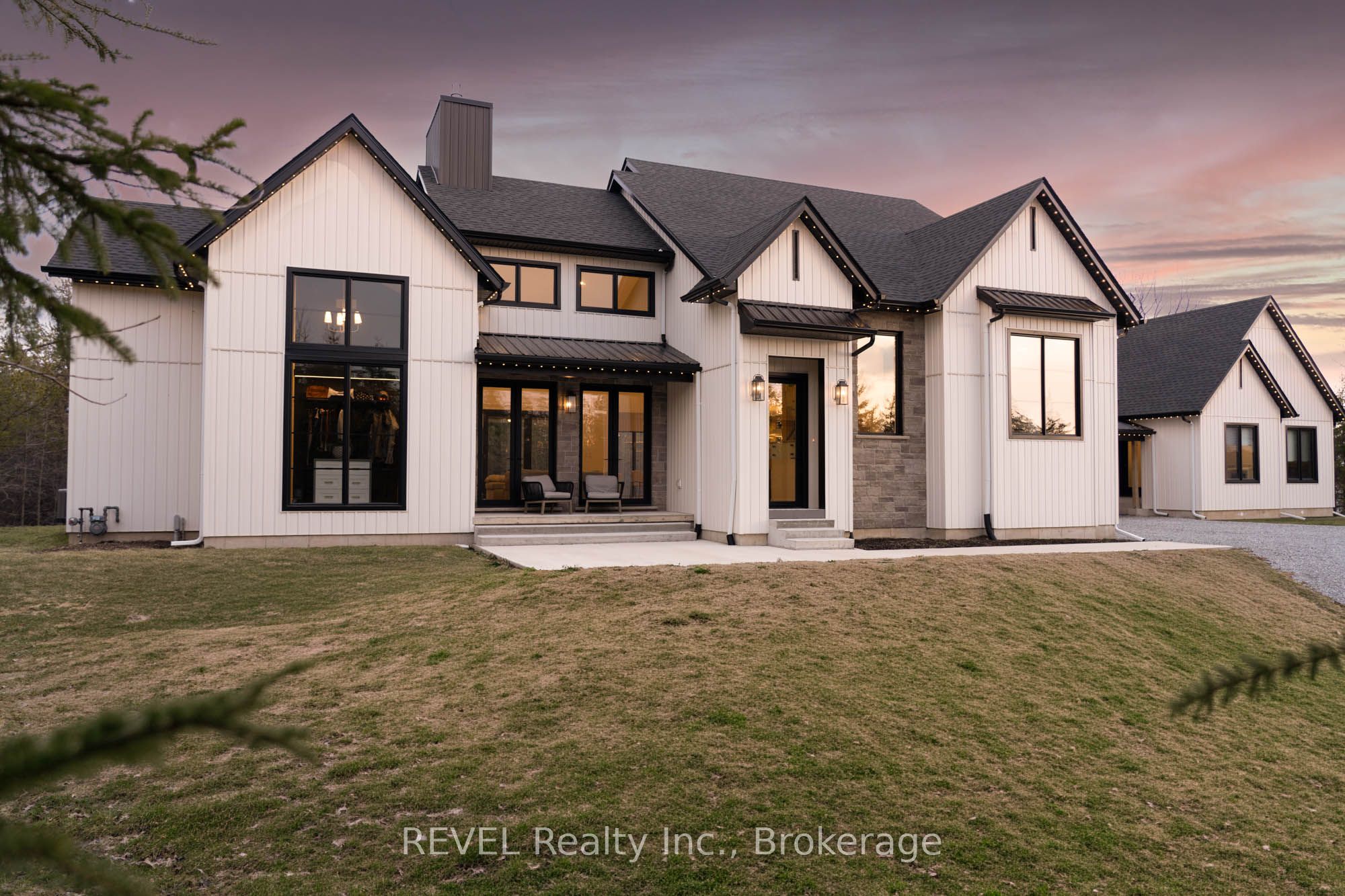 3901 White Road