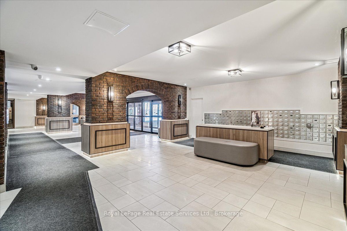 966 Inverhouse Drive 812