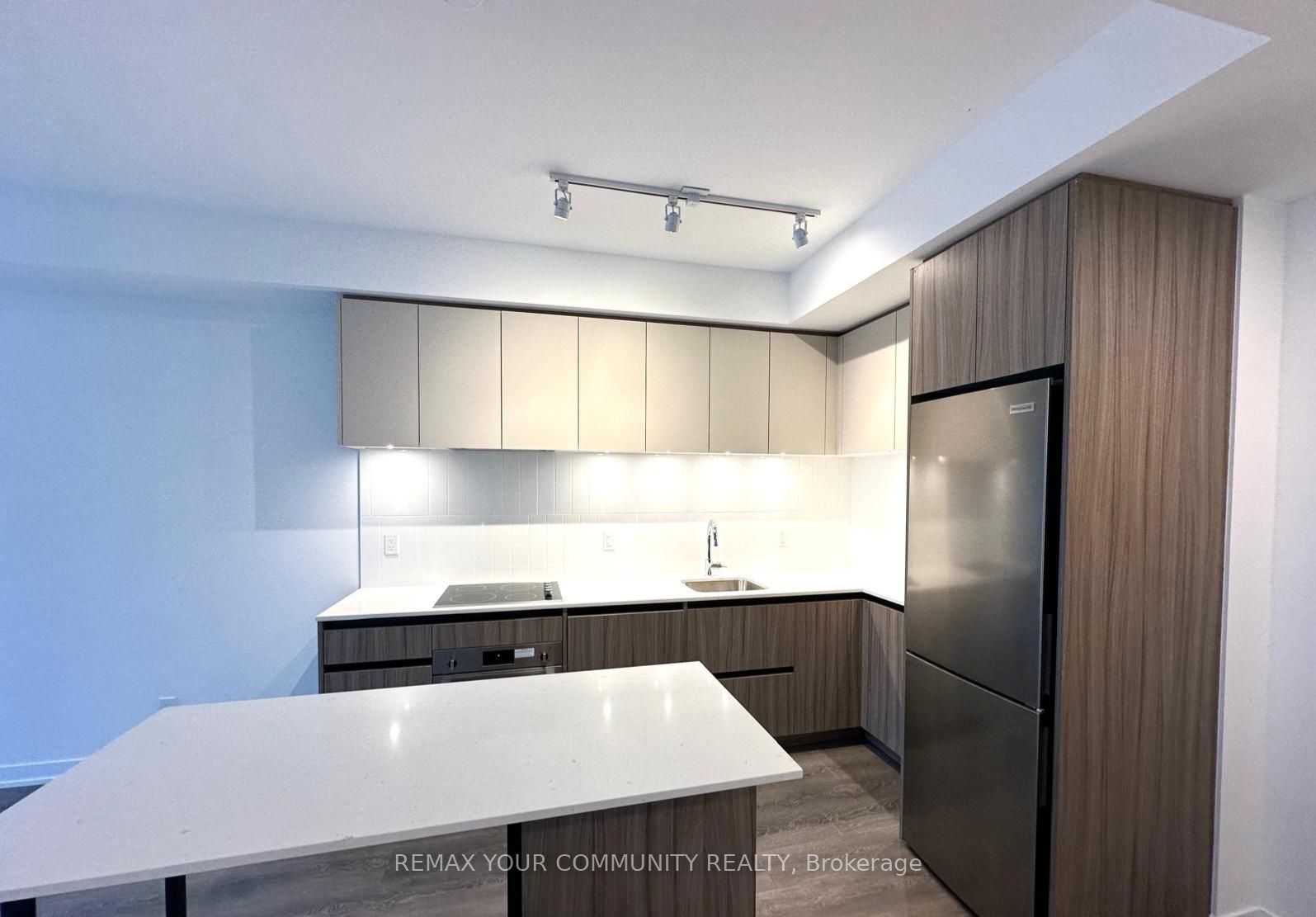 7950 Bathurst Street A328
