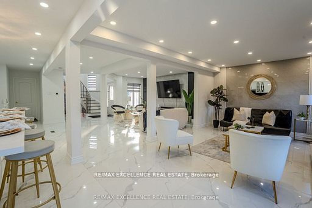 Photo of 6839 Gracefield Drive, Mississauga, ON L5N 6T6 (MLS # W12786614)