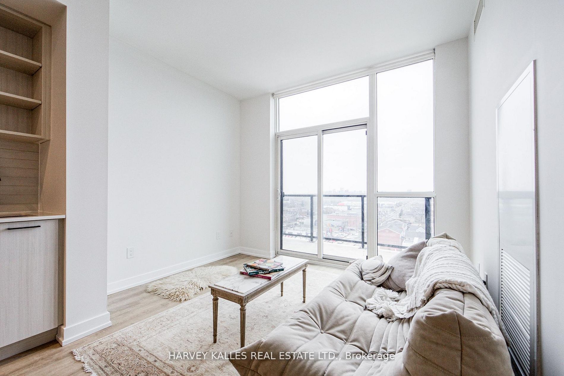 2300 St Clair Avenue E 1001
