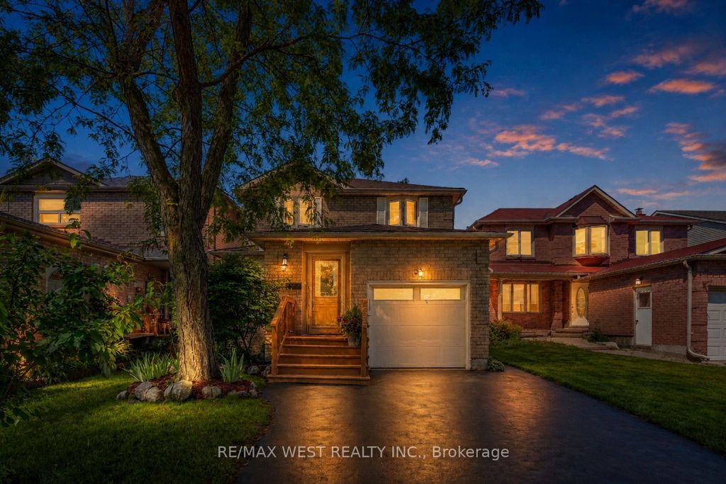 Photo of 1457 Anton Square, Pickering, ON L1V 5S5 (MLS # E13499396)