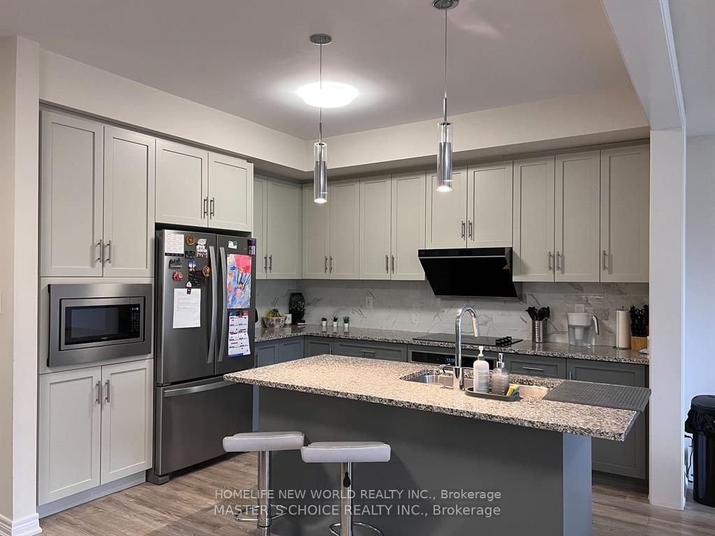 Photo of 3335 Mockingbird Common, Oakville, ON L6H 0X1 (MLS # W12544994)