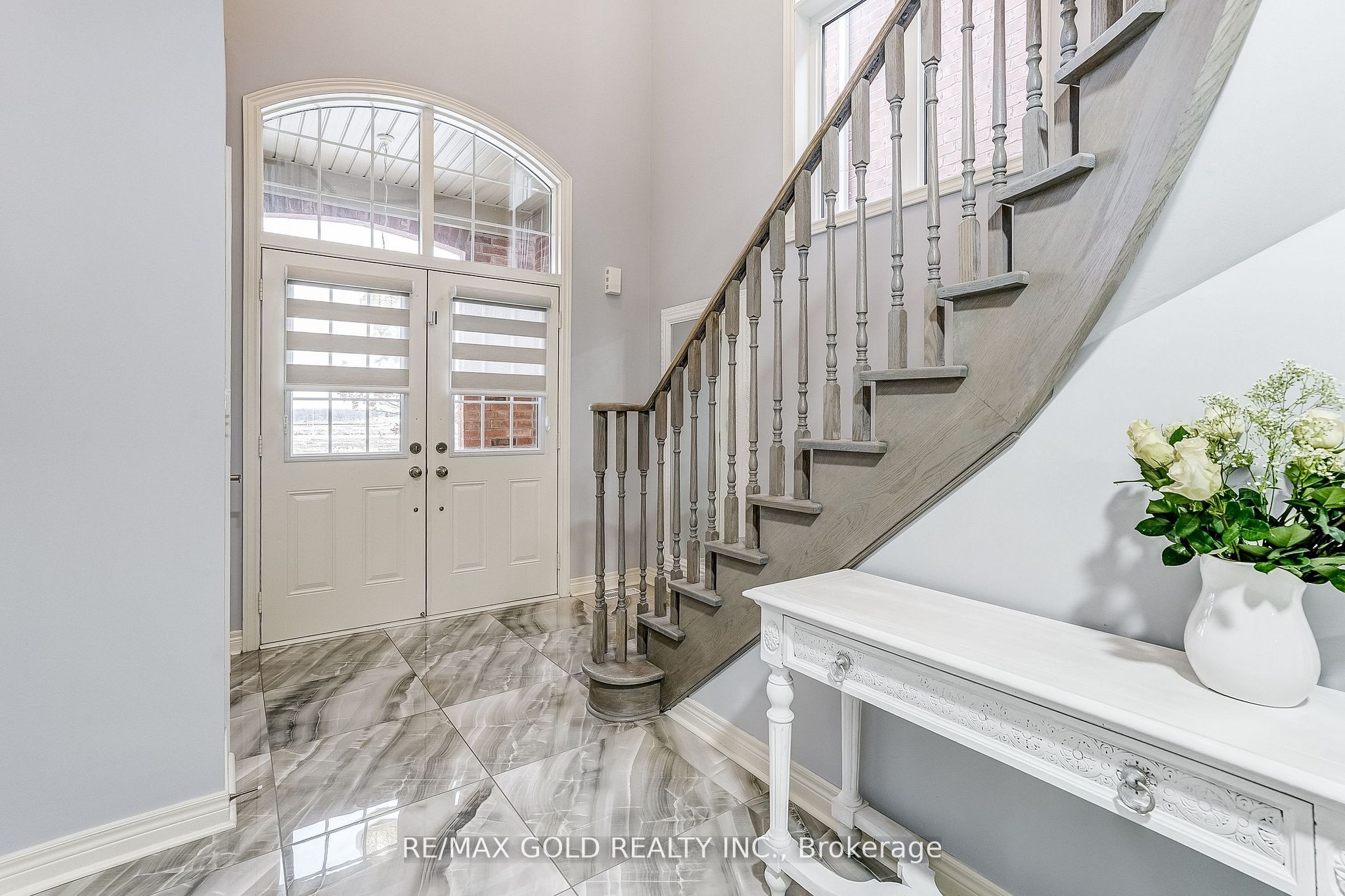 552 Bessborough Drive