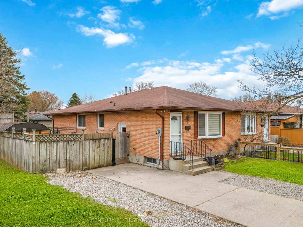 Photo of 54 Brennan Drive N, Strathroy-Caradoc, ON N7G 3S3 (MLS # X13673570)