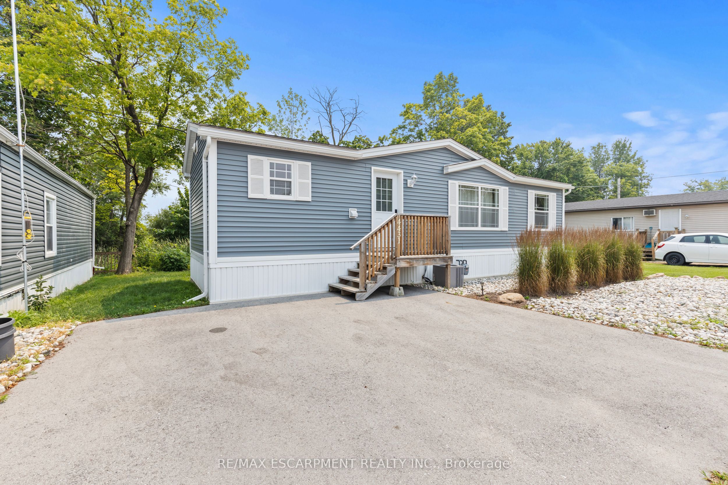 4431 Timothy Lane W