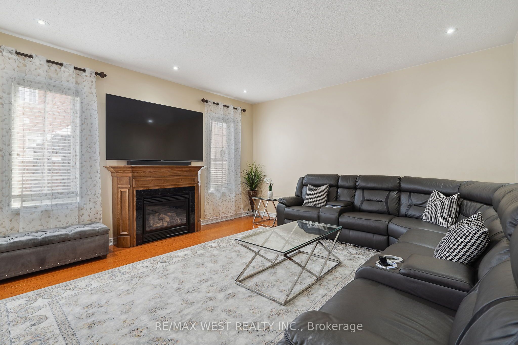 126 Josephine Road W