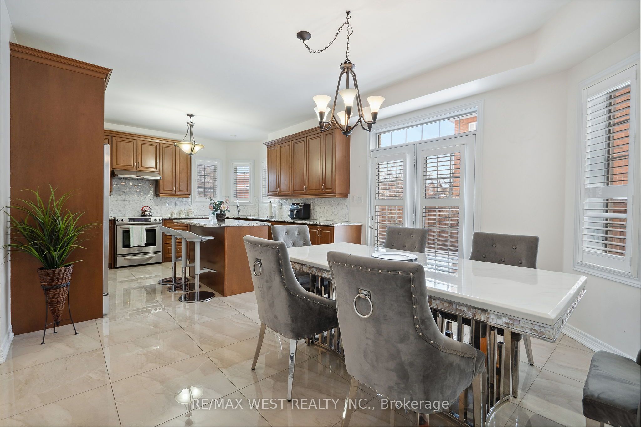 126 Josephine Road W