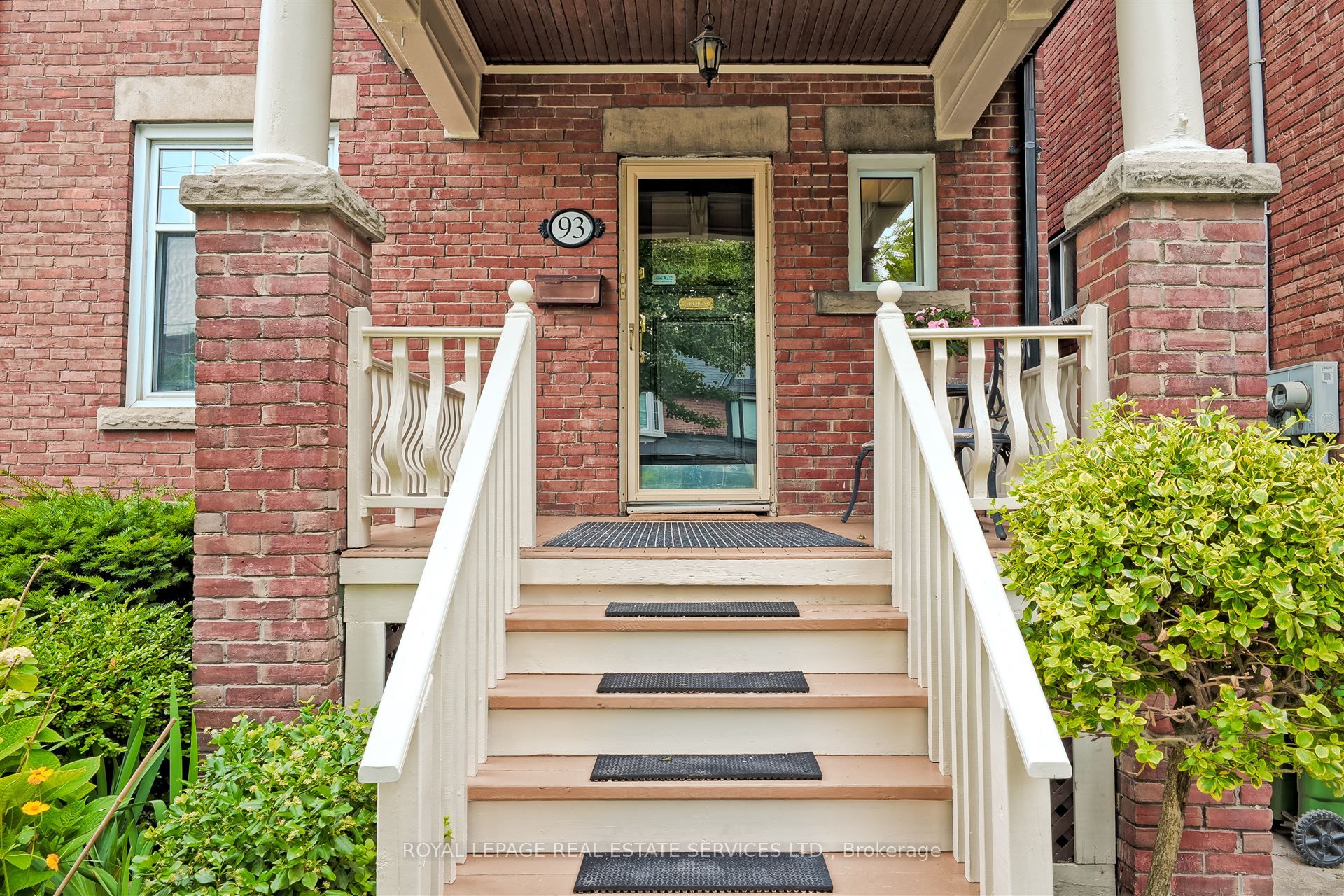 93 Medland Crescent