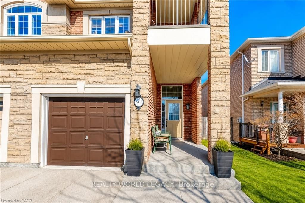 2313 Newcastle Crescent