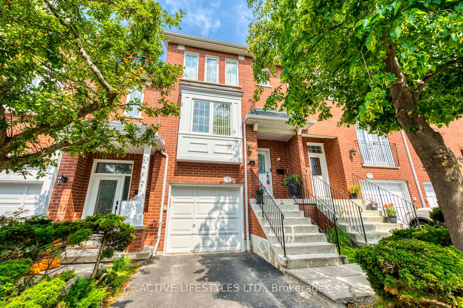 1591 South Parade Court 27