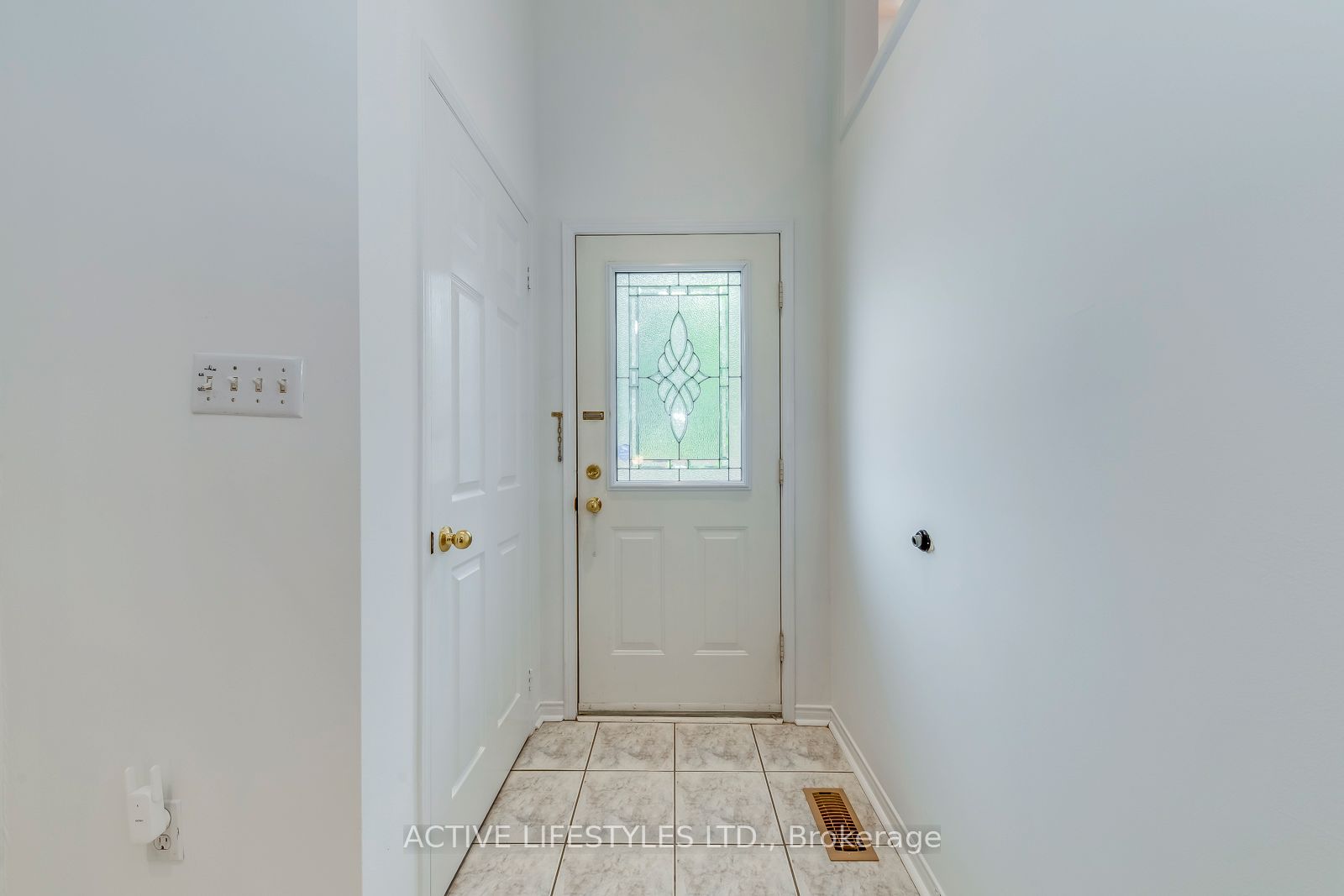 1591 South Parade Court 27